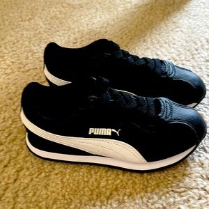 Kids Shoes. In good condition.